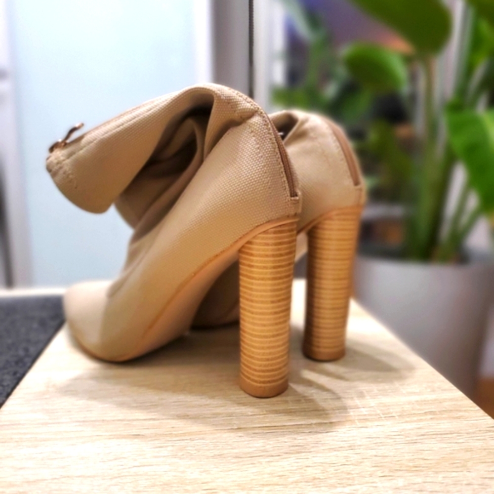 Ego Sock Booties, Size 7, Beige